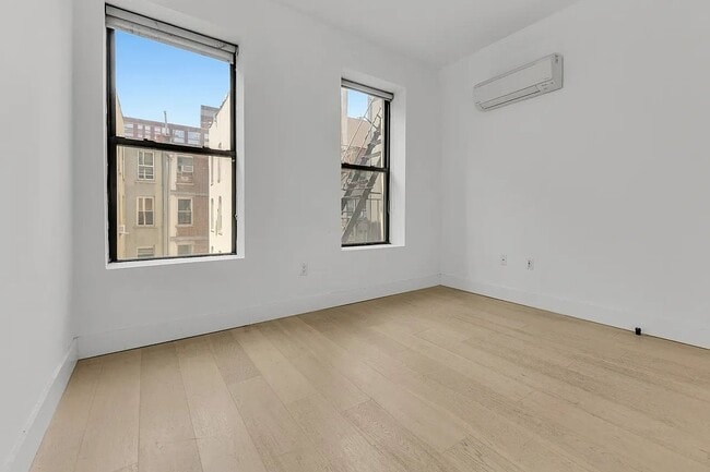 Photo - 245 Eldridge St Unit 2R