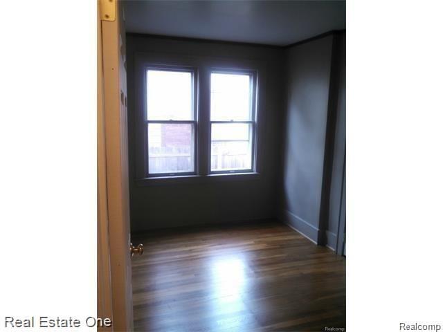 Photo - 454 E Breckenridge St