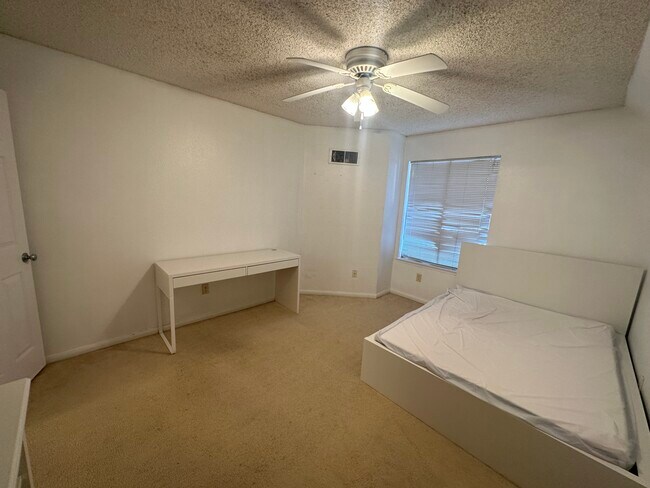 Photo - 3440 Lebon Dr Unit 4202