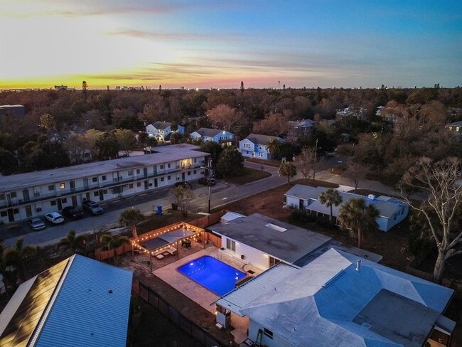 Photo - 4739 Baywood Point S