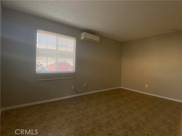 Photo - 1023 W 8th St Unit B