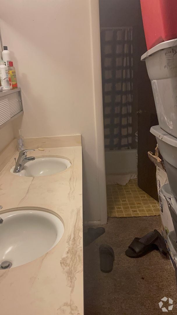 Building Photo - SINGLE FAMILY HOUSING -  2 bed/1 bath just... Unit PW-02 Rental