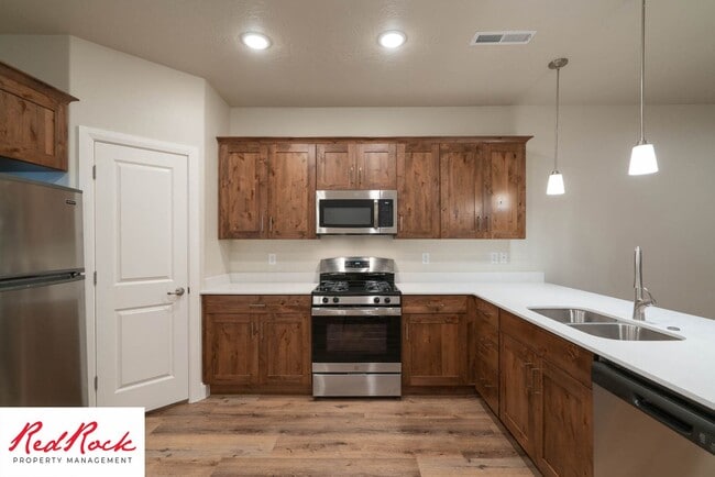 Photo - Spacious 4 Bedroom Townhome in Hurricane Heights!