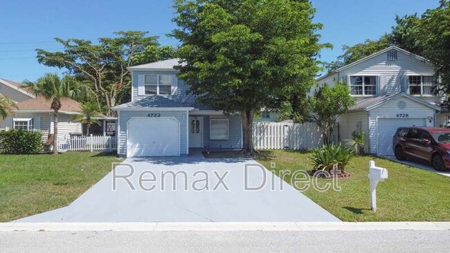 Building Photo - 4722 Lakeside Cir