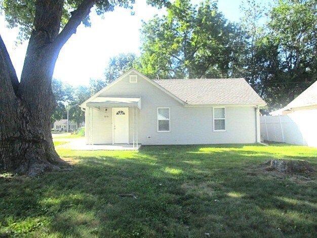 810 E London Ave