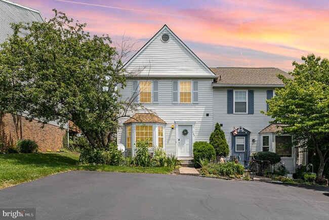 Photo - 145 Lincoln Ave Townhome