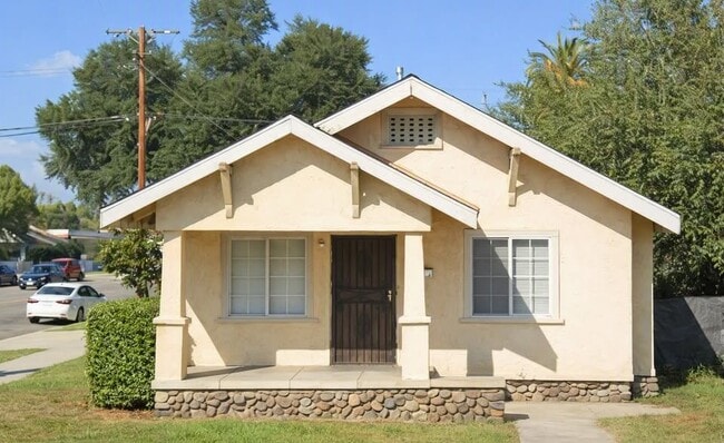 Building Photo - 591 W Monterey Ave