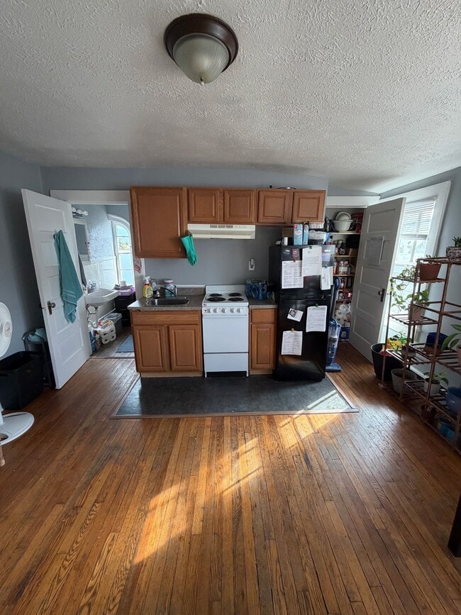 Building Photo - 406 N Loudoun St Unit 8