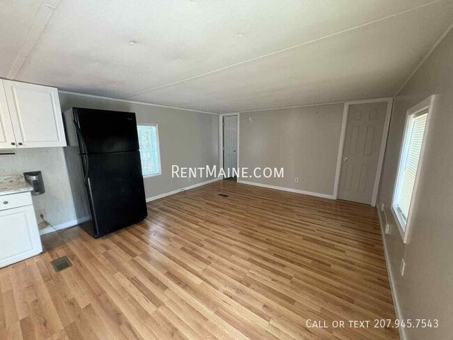 Photo - 19 Balsam Ln