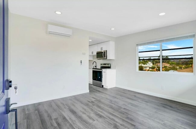 Photo - Beautiful Renovated 1 Bed/1 Bath w/yard-MOVE IN PROMOTION Unidad 4959 D