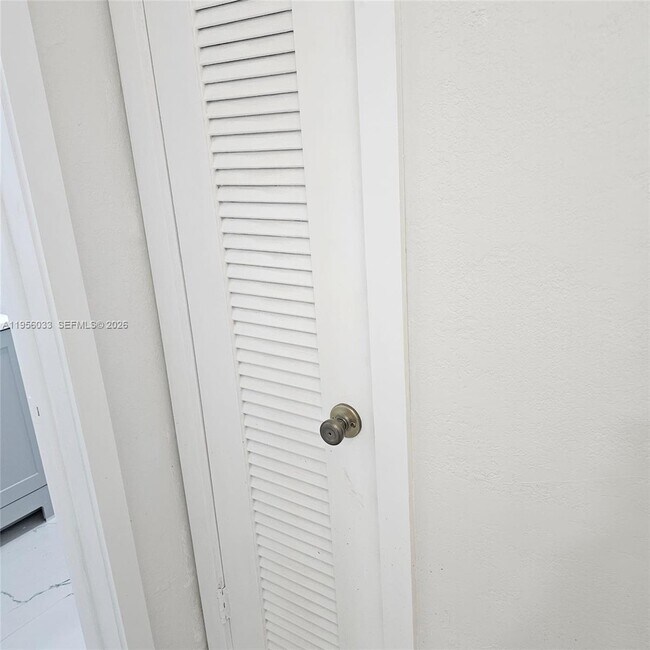 Photo - 9402 SW 77th Ave Unit L8