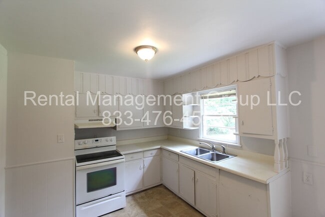 1345 Glenwood St NW