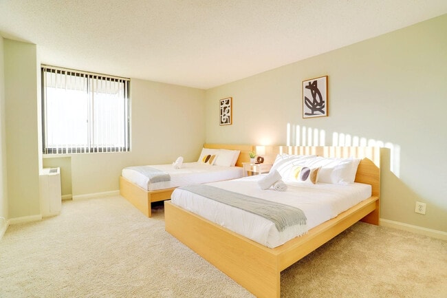 Photo - 320 23rd St S Unidad FL14-ID1022516P