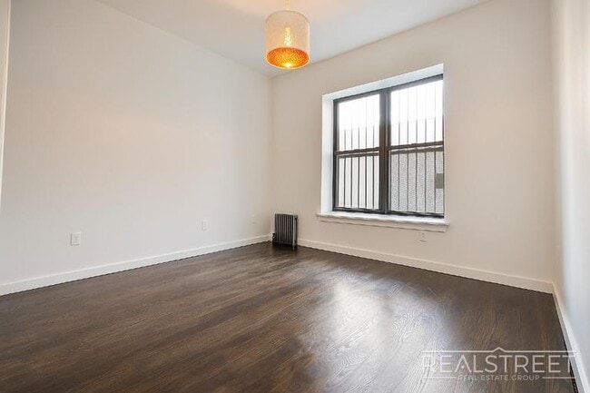 Photo - Stunning Modern Large 2 Bedroom Unit 3J