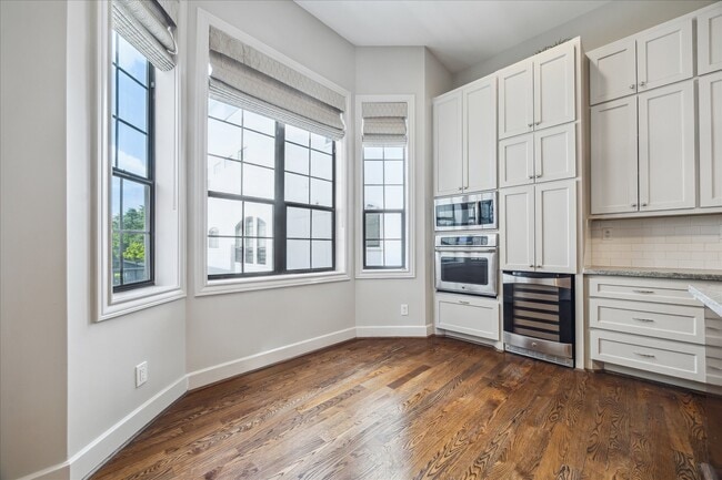 Photo - 4715 Jackson St