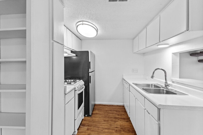 Photo - Miller Square & Spanish Trails