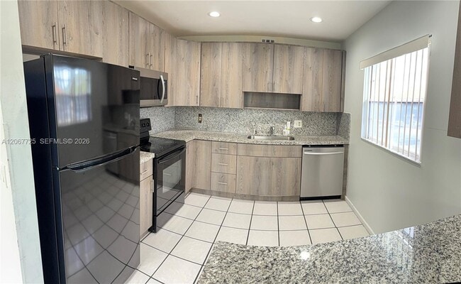 Photo - 150 SW 134th Way Unidad 314R