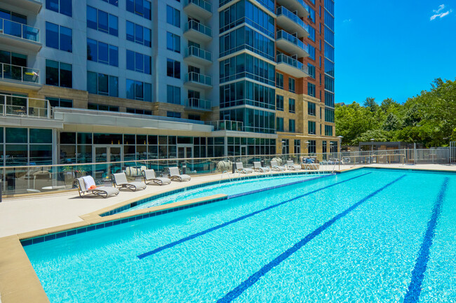 Building Photo - Ovation at Park Crest Rental