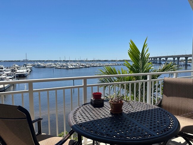 Photo - 815 NW Flagler Ave Unit 305
