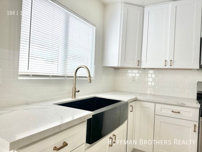 Photo - 626 Arbor Vitae St Unit B