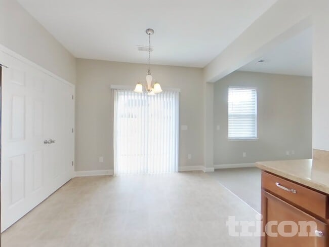 Photo - 825 Old Forester Ln