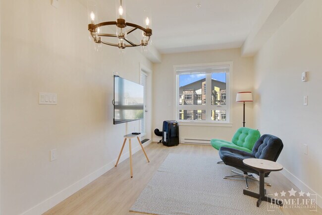 2 Bed, 1 Bath Condo for Rent in Willoughby!