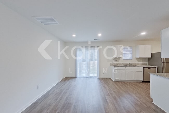 Photo - 124 Glory Dr