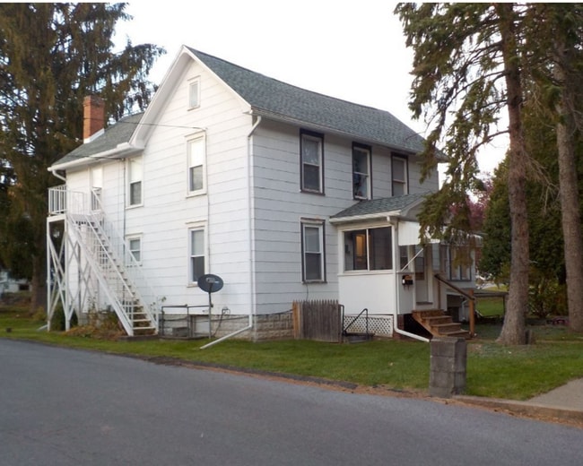 Building Photo - Old Boalsburg Road-840 Unit 840-1
