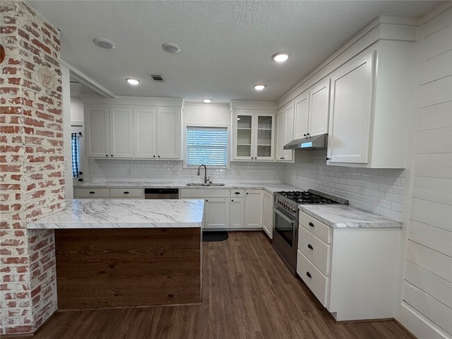 Photo - 402 W Third Street Unit