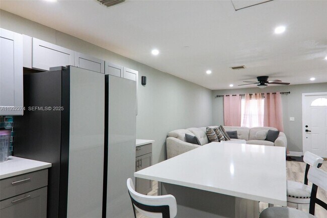 Photo - 5300 NW 15th Ct Unit 1