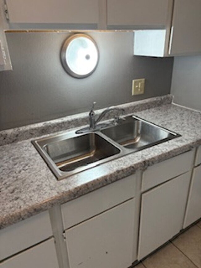 Photo - 209 Estelle St Unit 209 Estelle St - Apt A2