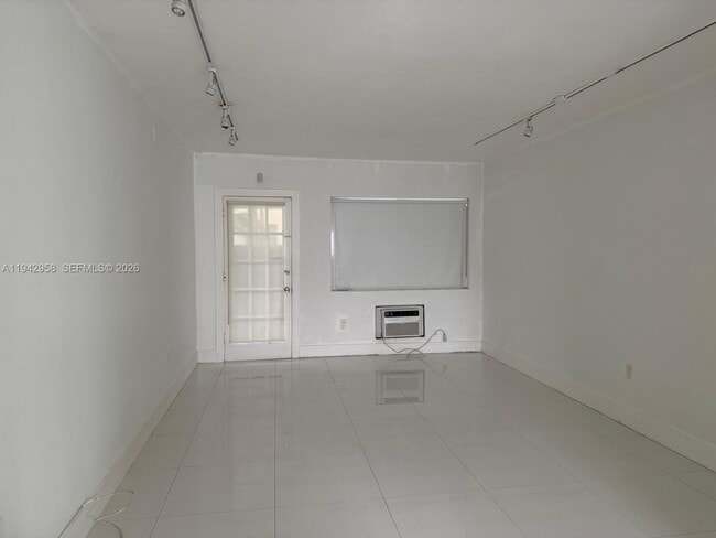 Photo - 825 Euclid Ave Unit 4