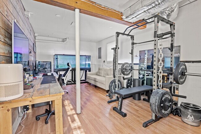 Photo - 7 Renfrew St