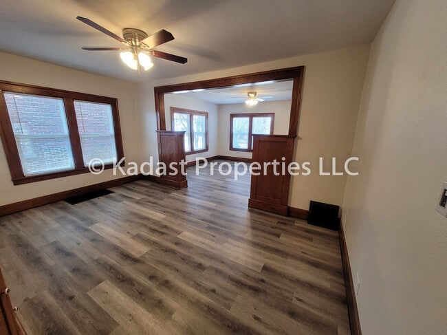 Dining Room/Living Room - 1271 Prairie Ave Unit 1271