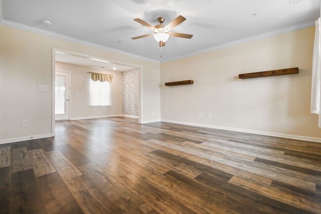 Photo - Pet Friendly Three Bedroom in Pleasant View!