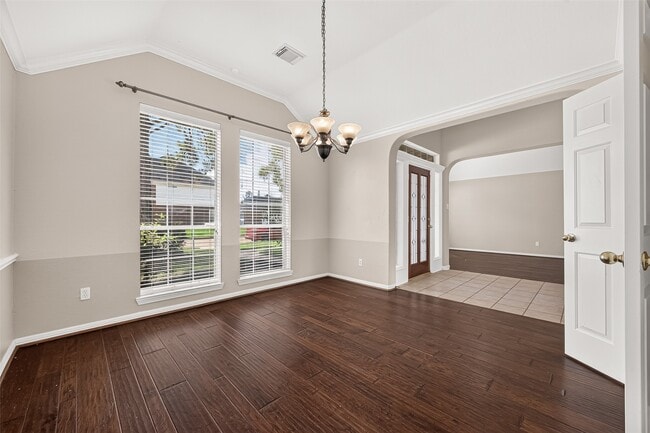 Photo - 2726 Martinec Dr