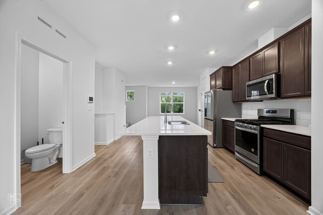 Photo - 2031 Sequoia Ave