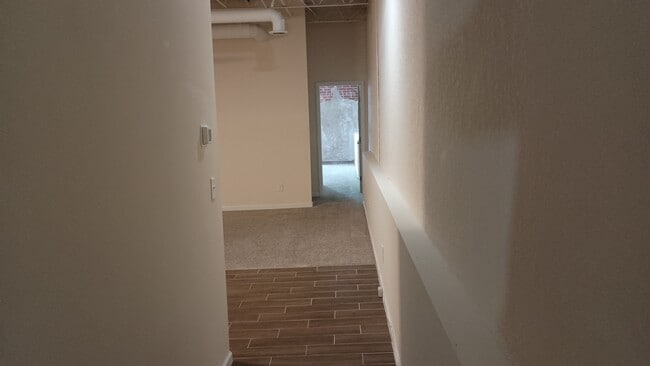 Photo - 128 N Hill St