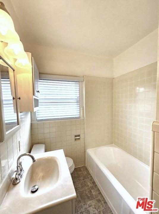 10556-10558 Santa Monica/1808-1810 Westholme