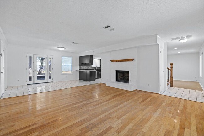 Photo - Happiness on Harcourt!