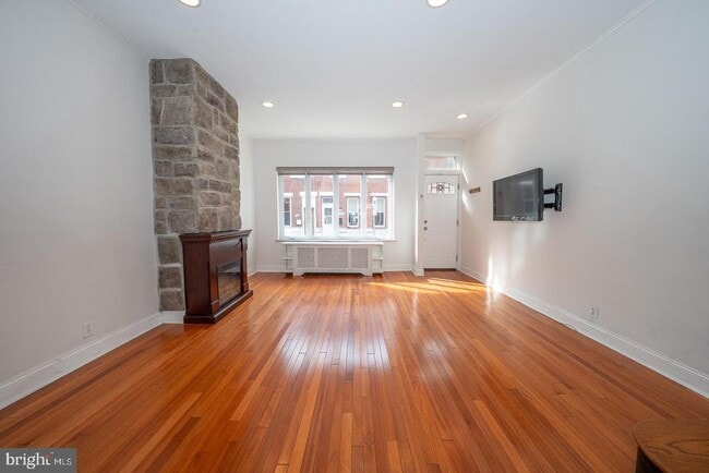 Photo - 2345 S Carlisle St