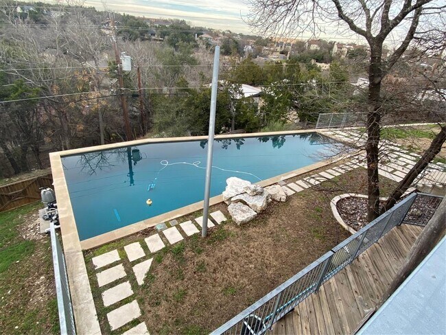 Photo - 6301 Highland Hills Dr