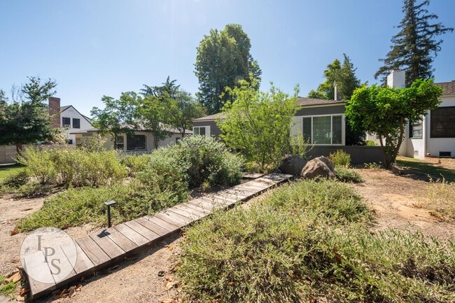 Photo - Beautifully Updated Fresno High Home - Walkable to Gazebo Gardens, 3BR/1BA, Partially Furnished