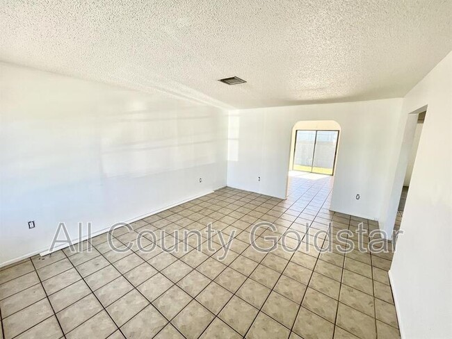 Photo - 1719 Florence Ave Unidad 3 Rental