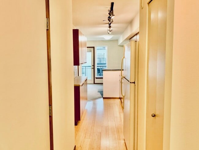 Photo - 12334 31st Ave NE Unidad 403