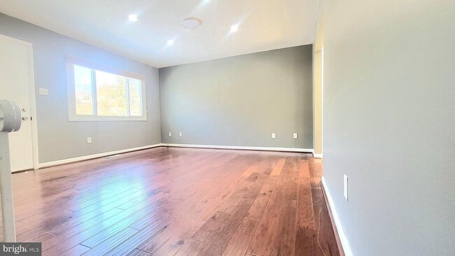 Photo - 14707 Brook Dr