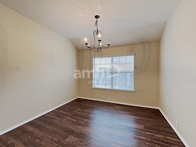 Photo - 3002 Marigold Dr
