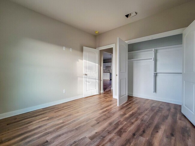 Photo - 3840 Skylane Ave