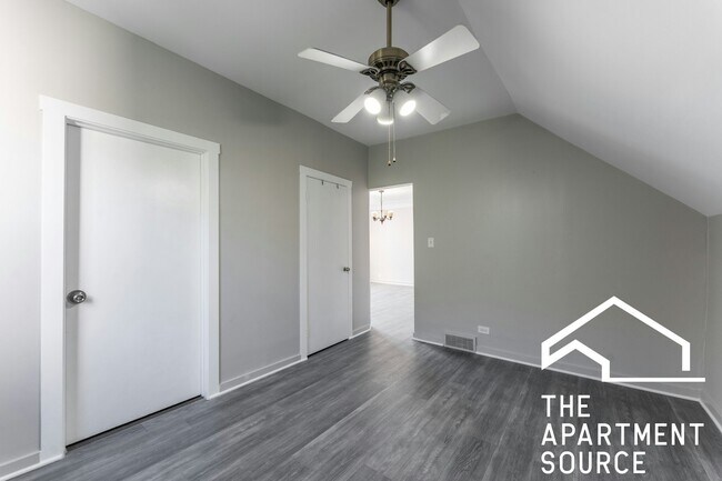 Photo - 2834 W Dickens Ave Unit 2