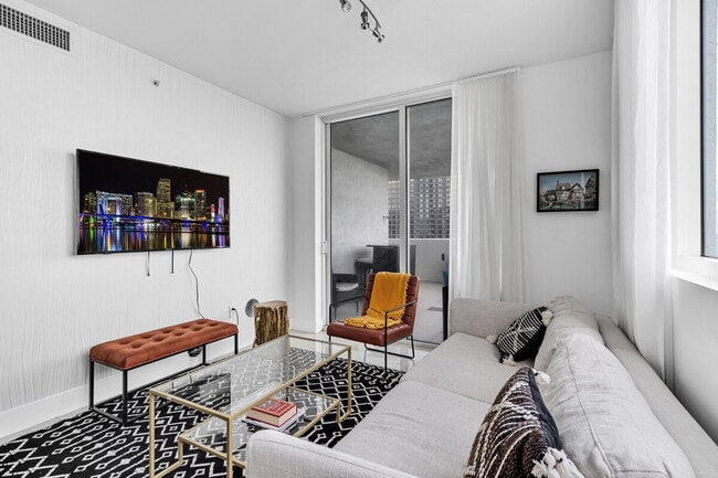 Photo - 141 NE 3rd Ave Unit SI ID1364163P